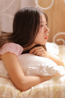 口吃的外国女孩迷上中国自学汉语